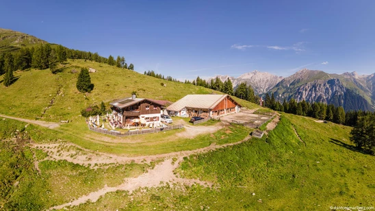 Alpe Ganatsch Berghütte